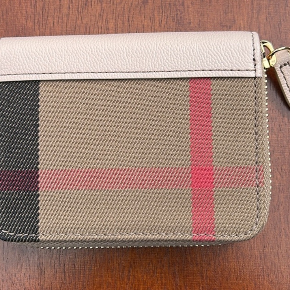 Burberry NWT Tan and Red Checkered Wallet - Picture 3 of 7